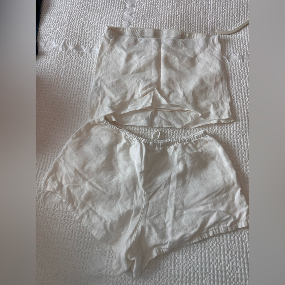 Reformation Linen Set - Picture 9 of 10